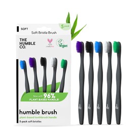 The Humble Co. Cepillo de dientes natural (5 unidades) – cepillos de dientes sostenibles, veganos y ecológicos con cerdas libres de BPA, cepillo de dientes negro a base de plantas para el cuidado bucal (cerdas suaves)
