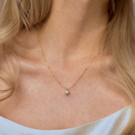 Pearl Necklaces for Women Trendy,Dainty Gold Necklace 14K Gold Plated Pearl Pendant Necklace Single Pearl Necklace Cute Choker Necklace Gold Lariat Necklace Simple Chain Necklace Bridal Gifts, Brass,