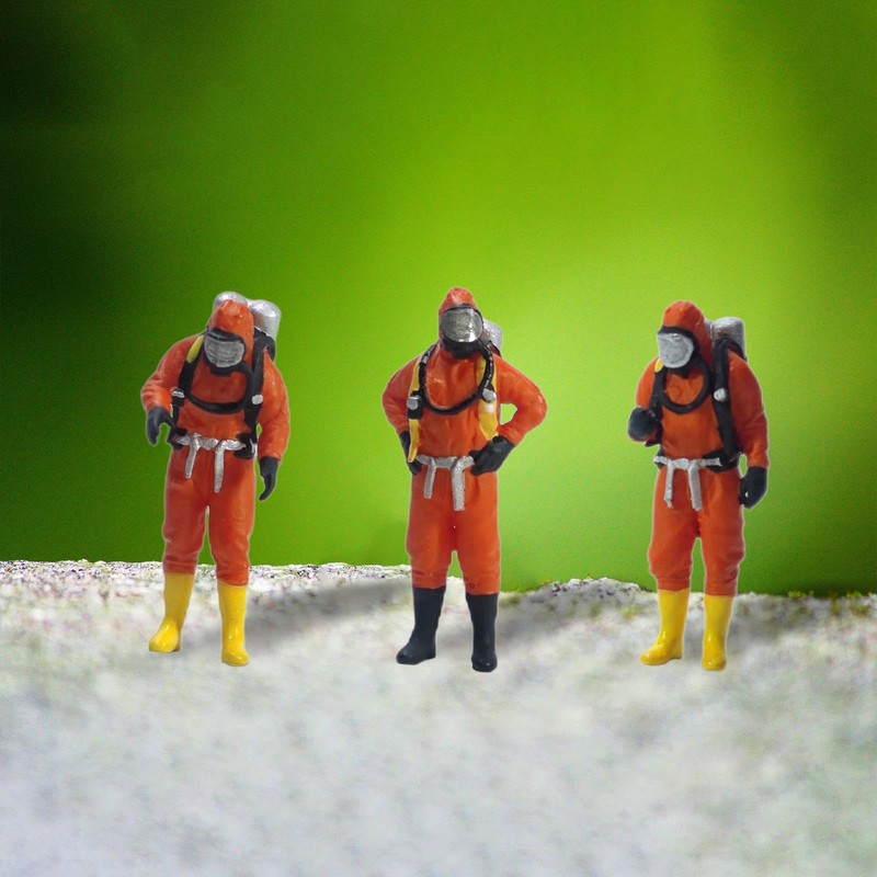 Perfeclan 3 Pieces Standing Firefighter Figure Model Tiny People Resin