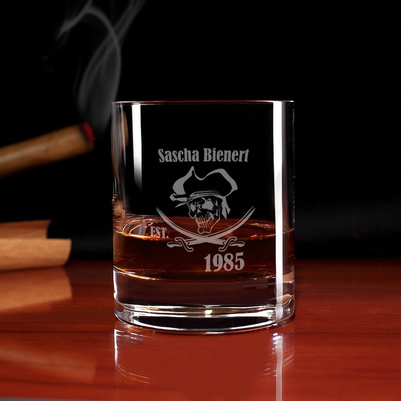Herz & Heim® Rum Glass with Engraving – Pirate –