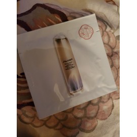 Shiseido Vital Perfection LiftDefine Radiance Serum Sample Packette NEW 1.5oz