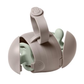 Ubbi On-The-Go - Soporte para chupete doble Keep's Baby's Binkies limpio y accesible, portátil para viajes, accesorio para bolsa de pañales imprescindible para recién nacidos, color gris pardo