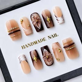 Uñas postizas cuadradas de color marrón medio hechas a mano, ideales para otoño.