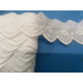 Unbranded 15 Yards White Cotton Eyelet Scalloped Rose Embroidery 2”