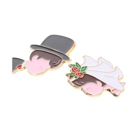 TOVINANNA 2pcs Bride and Groom Brooch Pins Durable Badge for Wedding Celebrations Bridal Shower Romantic Couple Accessories Joyful Atmosphere Enhancer