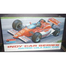 Monogram #2909 Indy Car Series Raynor Lola Indy Car 1/24 Scale Plastic Model Kit
