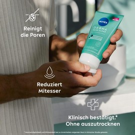 NIVEA Derma Skin Clear Anti-Unreinheiten Peeling (150 ml), hautverfeinerndes Anti Pickel Peeling für Gesicht und Körper, Gesichtspeeling mit Salicylsäure und Niacinamid