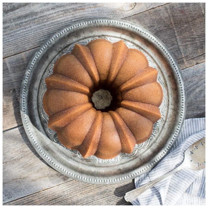 Nordic Ware Platinum Collection Anniversary Bundt Pan