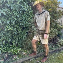 Universal Backpackers Mosquito Net Suit for Insect & Bug Protection - Jacket & Pants Netting - Outdoor Resistent Clothes