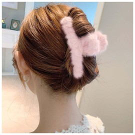 Iaceble Winter Plush Hair Claw Clip Fluffy Fuzzy Hair Claw Barrette Pink Faux Fur Hair Claw Clamp Non Slip Hair Clip Claw Thick Curly Hair Clip Decorative Hair Accessories for Women and Girls