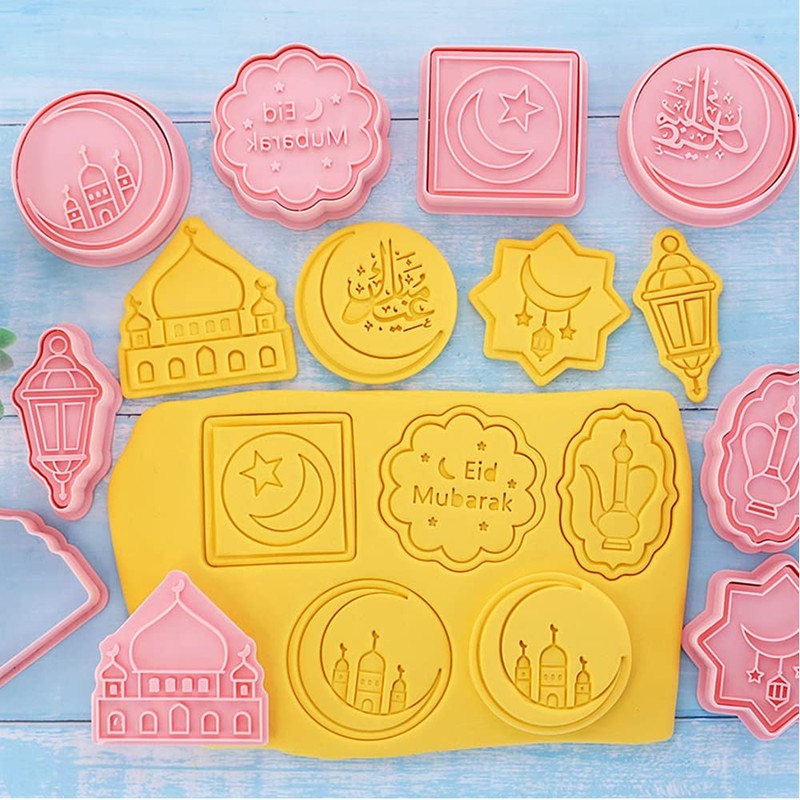 Tuxxzis 8 Pcs Cookie Cutters Set 3D Holiday Cookie Cutters