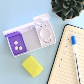 'Smiling Basset Hound' Pill Box with Tablet Splitter (PI00032981)