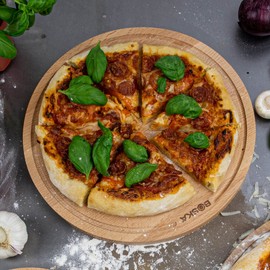 BOSKA Amigo Pizza Board M/Serving Board Diameter 29 cm Beech Wood with Juice Groove for Breakfast, Lunch and Dinner Round