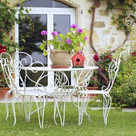 Relaxdays Mini Hanging Bird House for Balcony and Garden, Wood, Decorative Bird House, HBT 18 x 17 x 11 cm, Red/Green