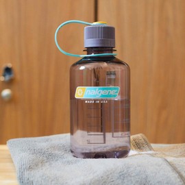 Nalgene Tritan Botella de agua de boca estrecha sin BPA, berenjena, 32 onzas