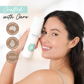 Dermavive Intimate Wash, Gentle Feminine Cleanser for Women, Soap-Free pH-Balanced Hygiene Wash, Gynecologist Tested, Odor Control, Daily Use, 250ml (8.45 fl oz)