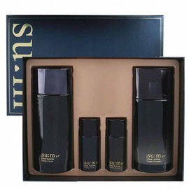 A premium fermented care 2-piece set that boosts men's skin confidence.