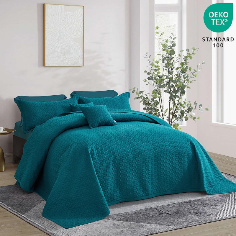 Blythease Oversized King Bedspread 128x120 Extra Wide, Modern & Contemporary