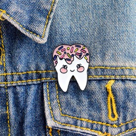 Cute Enamel Teeth Brooch Pin for Women Girls Fashion Unisex Cartoon Costumes Badges Lapel Pins Campus Dress Accessories Medical Jewelry Souvenir Gift Doctor Nurse Graduation Student