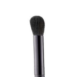 e.l.f. Cepillo corrector impecable, cepillo de forma redonda para un aspecto suave y aerógrafo, ideal para mezclar y resaltar, vegano y libre de cruel