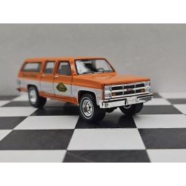 Greenlight Smokey Bear FIRE RESCUE 4x4 1983 GMC Suburban 1:64 Scale 38060-D CAPT