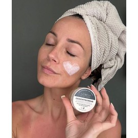 CIRCLY Anti-Ageing Face Cream for Wrinkles and Dark Circles with Oil from Upgecycled Avocado Seeds, Hyaluron, Almond and Olive Oil (1 x 50 ml)