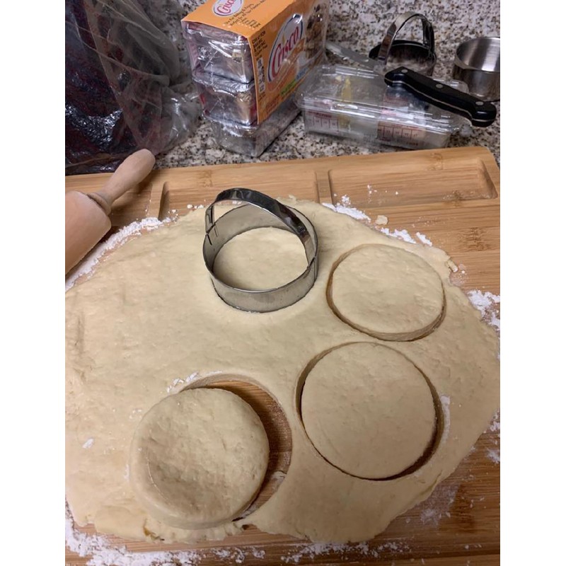 Maykito 3 Pieces Round Biscuit Cutter with Handle - Stainless