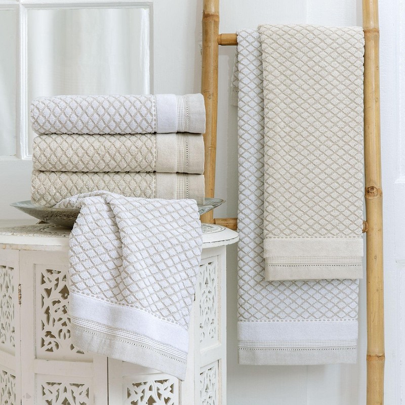 Pack of 2 White Linen Face Cloths 16cm x 21cm