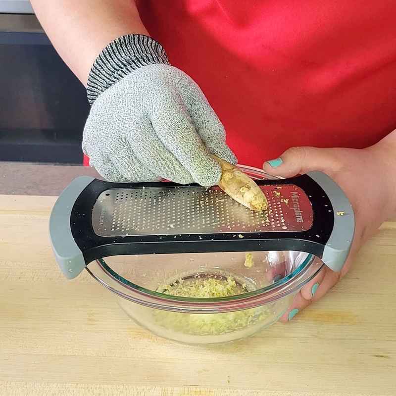 Microplane Fine Bowl Grater - Perfect Grating Cheese, Vegetables, Fruits