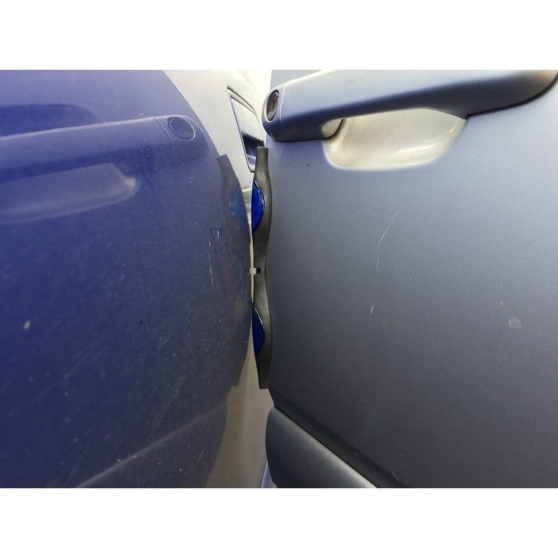 XtremeAuto® 4 x BLUE, Car Door Safety Reflectors/Protectors, FRONT and