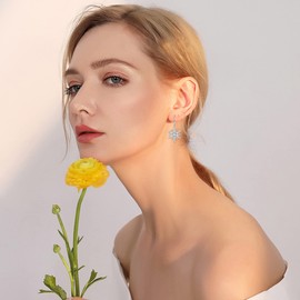 MILACOLATO 925 Sterling Silver Snowflake Earrings for Women Girls 18 Carat White Gold Plated Christmas Snowflake Fish Hook Earrings Stud Earrings Jewellery Christmas Earrings with Gift Box, White Gold