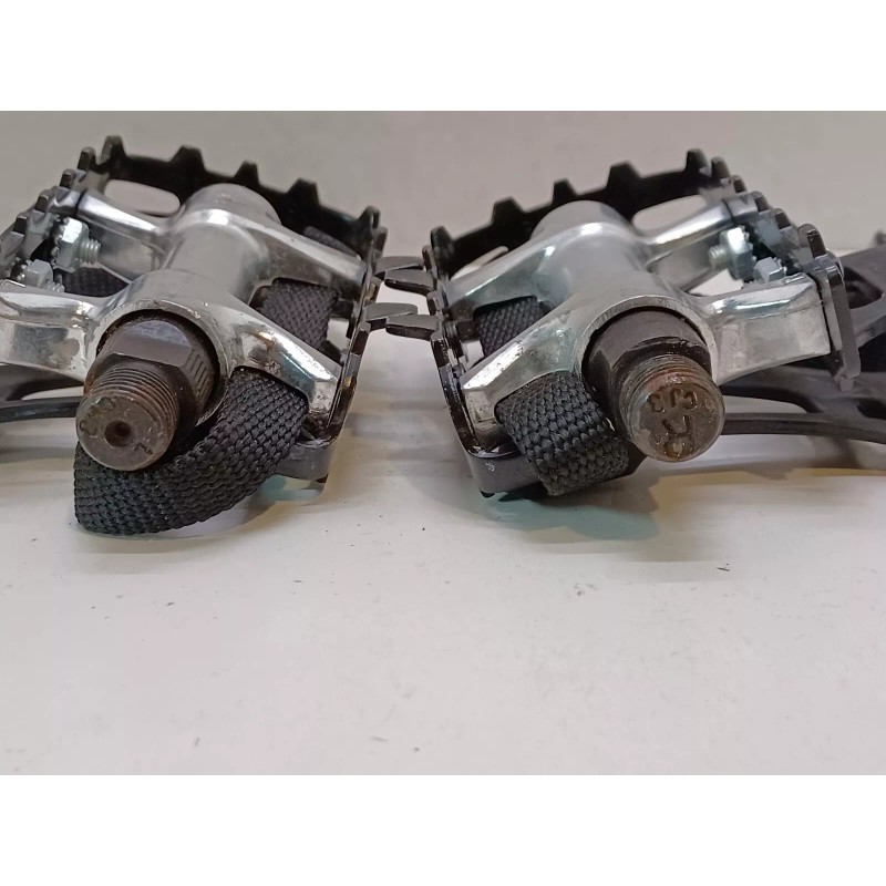 Wellgo Pedals & Straps; LU-926; 1/2” Spindle; New Old Stock