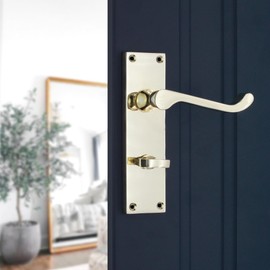 Victorian Scroll Lever Latch Lock Bath WC Privacy Door Handle Chrome/Brass/Satin, Suitable for All Types of Internal Doors (Polished Brass, Bathroom Handle)