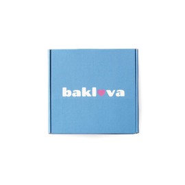 Bakluva 8-Piece Baklava Pastry Dessert Gift Box - (8) Large 2.3 oz (66 gram) Pieces - Perfect for Gifts, Parties, and More