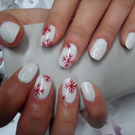 Christmas Short Square Press-on Nails With Red Snowflake Designs - Xmas White Glitter False Nails, Glossy Full Cover Artificial Stick-on Nails for Women Winter - 24 Pcs