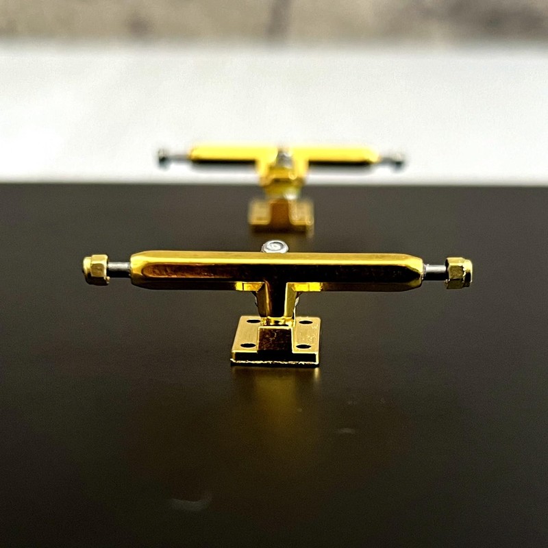 NOAHWOOD Pro Fingerboard 36mm Six Truck (36mm Golden)