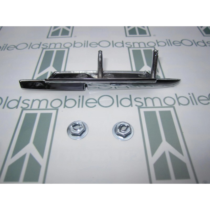 NORS 1972 Olds Cutlass & 442 Rocket Center Grill Panel