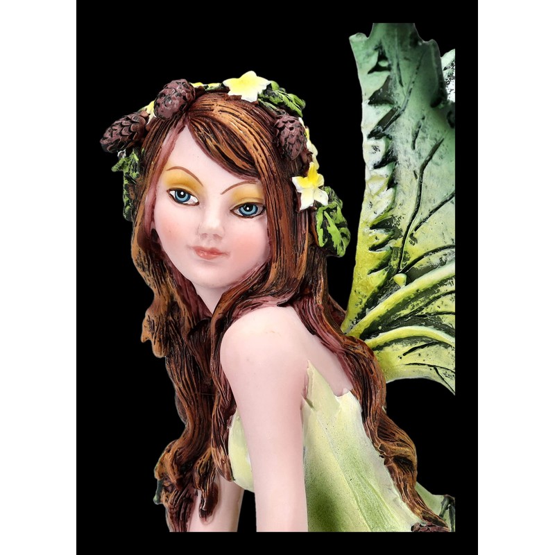 Fantasy Elves Figurine in Green Dress 11 cm Fairy
