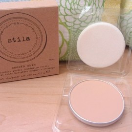 Stila NIB Stila Smooth Skin Moisture Powder Foundation Refill in Shade C