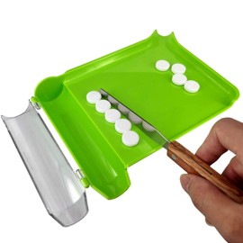 Medarchitect Right Hand Pill Counting Tray with Spatula (Light Green - Wood Handle)