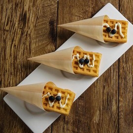 Gere Gere Disposable Wood Charcuterie Cones Plates, Large 7.1 inches Tall x 2.75 inches Dia - 100 Pieces, for Appetizers, Charcuterie, Parties, Catering Events, Wooden Disposable Bowls