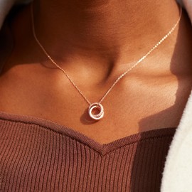 STORYJEWELLERY Necklace for mom, Mom Christmas Gifts, Christmas gifts for mom, Mom gifts, Gifts for Mom from Daughter & Son, Birthday Gifts for Mom, Presents for Mom, Rose Gold Circle Pendant Necklace