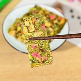 Premium Seaweed Crisps with Mixed Vegetables and Fruits: Topped with 8 types of vegetable and fruit pieces, featuring a crispy texture, over 55% vegetable and fruit content, baked using temperature-controlled technology, non-fried!