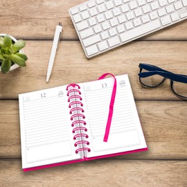 2025 Daily Planner with Rings, Size 11 x 16 cm, Perfect for Appointments and Business – Elegant Hardcover, Functional Design, Diary in Italian from January to December (Fuchsia)