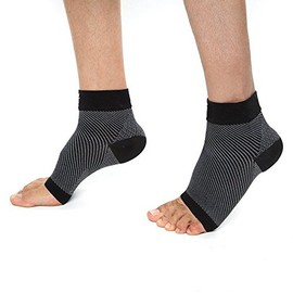 Yogti Medical Grade Plantar Fasciitis Socks Graduated Compression Socks Foot and Ankle Support To Reduce Foot Pain (Small/Medium, White)