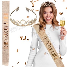 Kit para Cumpleañeras Banda Diamantada Cinta Birthday Girl + Tiara Corona Metálica con Diamantes de Fantasía GRUPO CARNAVALLIA Color: (Oro Rosa)