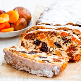 Yupik Organic Apricots, 2.2 lb (35.2 oz), Non-GMO, Vegan, Gluten-Free, Dried Fruits, No Added Sugar, Naturally Sweet, Sulphite-Free, Source of Fiber, Healthy Snacks, Ideal for Baking & Topping