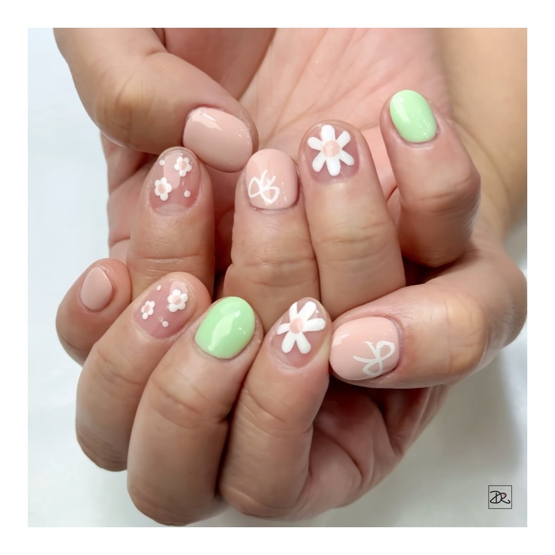 Dara Beauty 2024 March Art of the MonthPastel Flower Nails❣