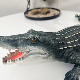 JURUJIA Simulated Resin Crocodile Sculpture Ornament - Realistic Outdoor Garden Decoration, Waterproof and Rust Proof, Suitable for Courtyard Lawn Pool Landscape, Sturdy and Durable