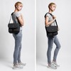 CRUMPLER Track Shot Camera Sling 3800, Kameratasche mit 11" Tabletfach,